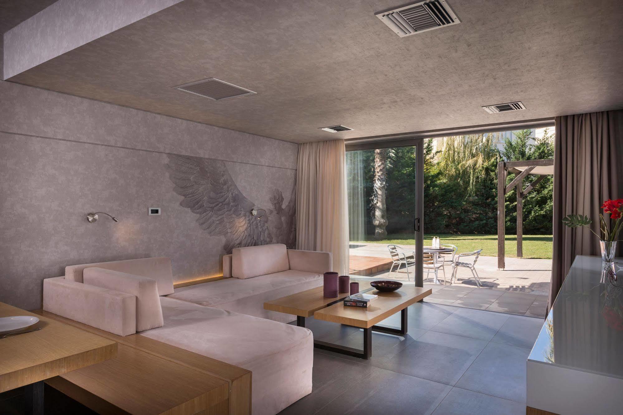 Icarus Hotel Kalamaki  Bagian luar foto