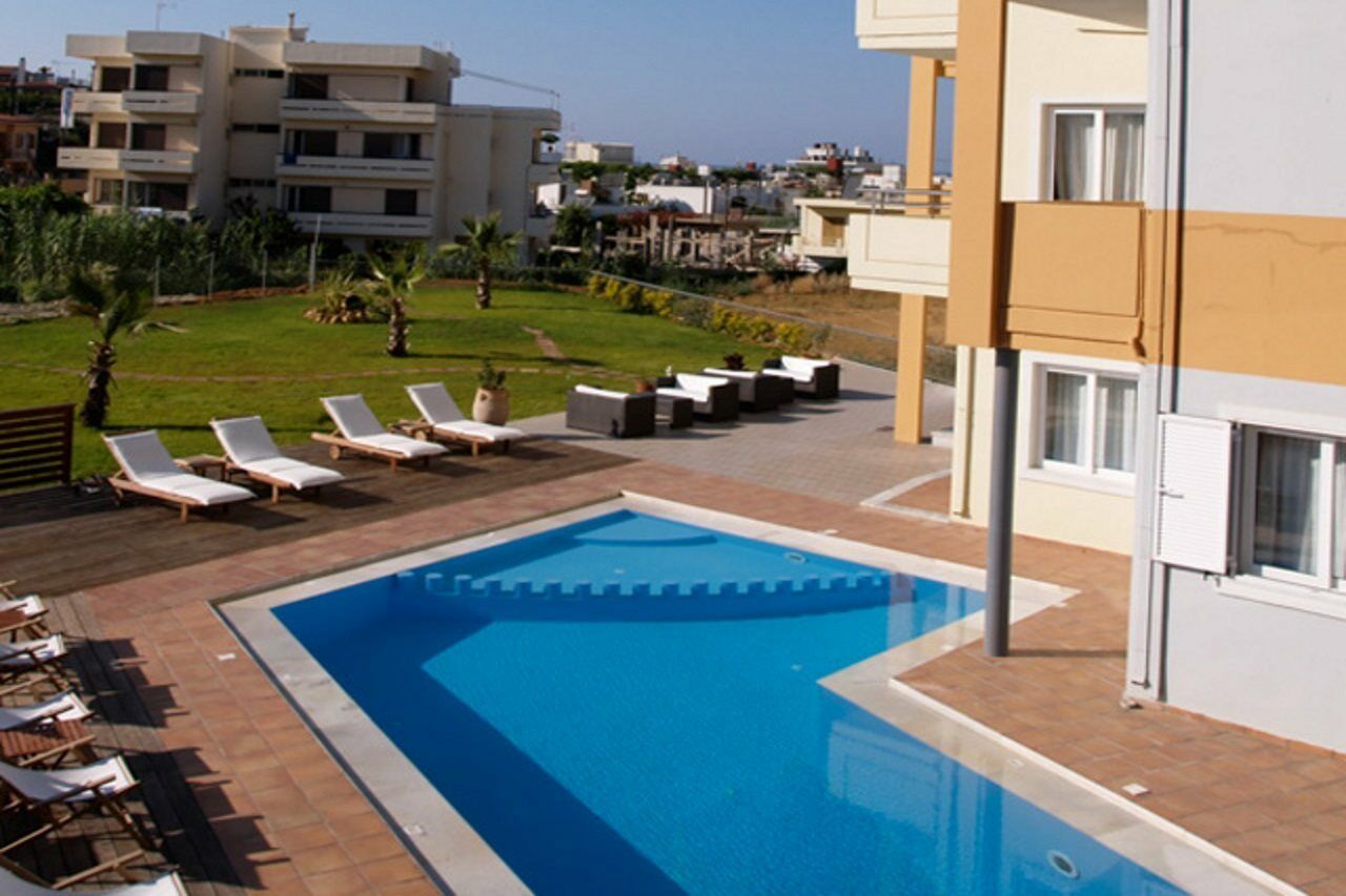 Icarus Hotel Kalamaki  Bagian luar foto